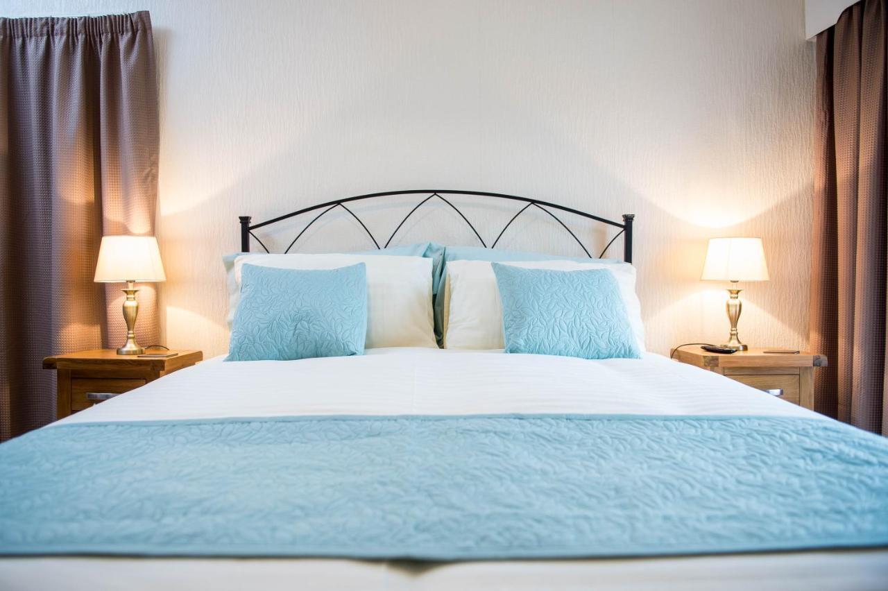 Awel Taf- Central Cottage Ideal For Families, With Parking เซนต์เคลียร์ส ภายนอก รูปภาพ