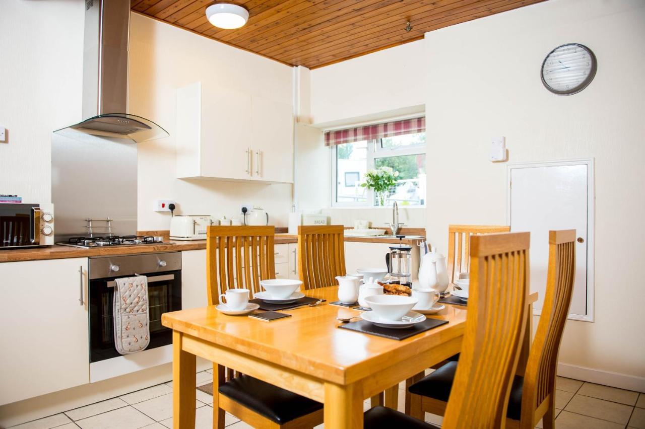 Awel Taf- Central Cottage Ideal For Families, With Parking เซนต์เคลียร์ส ภายนอก รูปภาพ